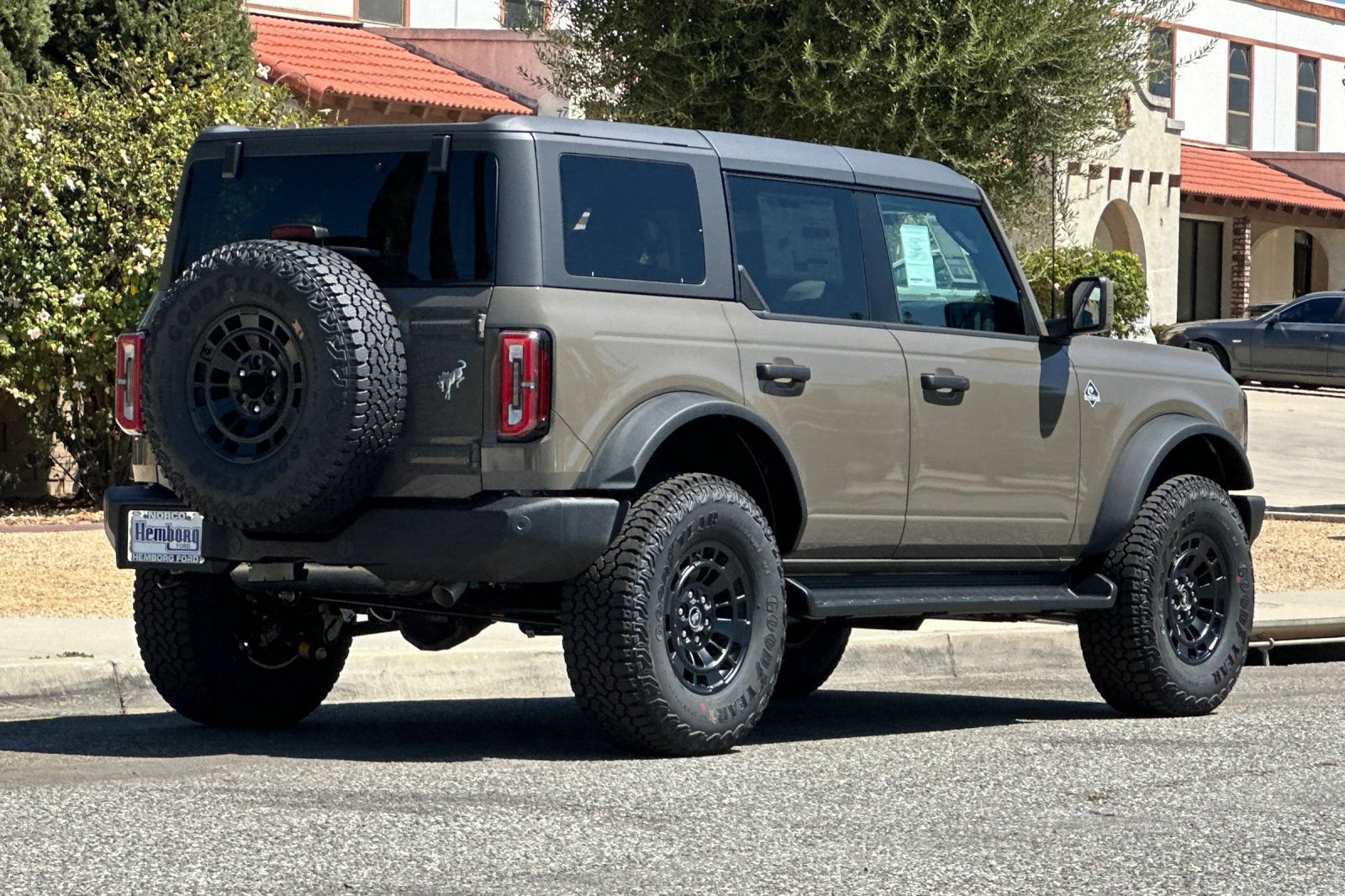 New 2026 Ford Bronco Outer Banks w/ Sasquatch Package AWD/4WD image 4