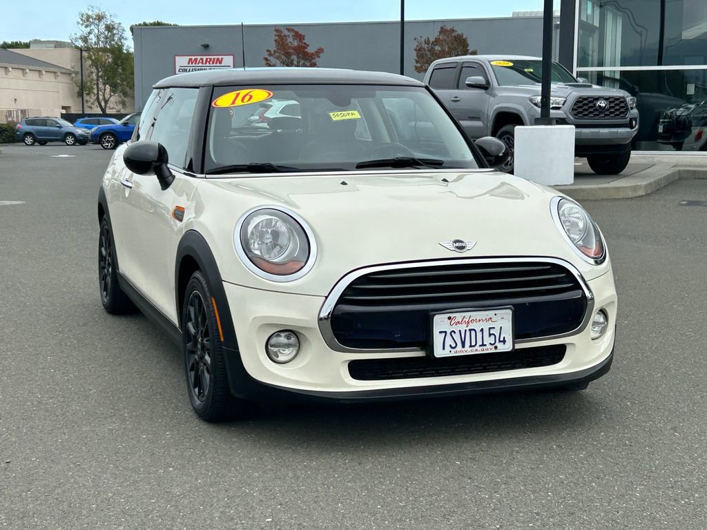 Used 2016 MINI Cooper 2-Door Hardtop image 7