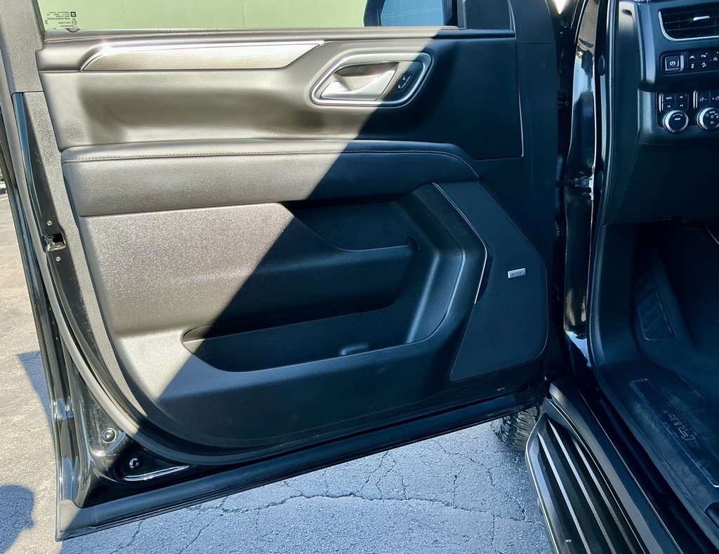 Used 2023 GMC Yukon XL AT4 image 39