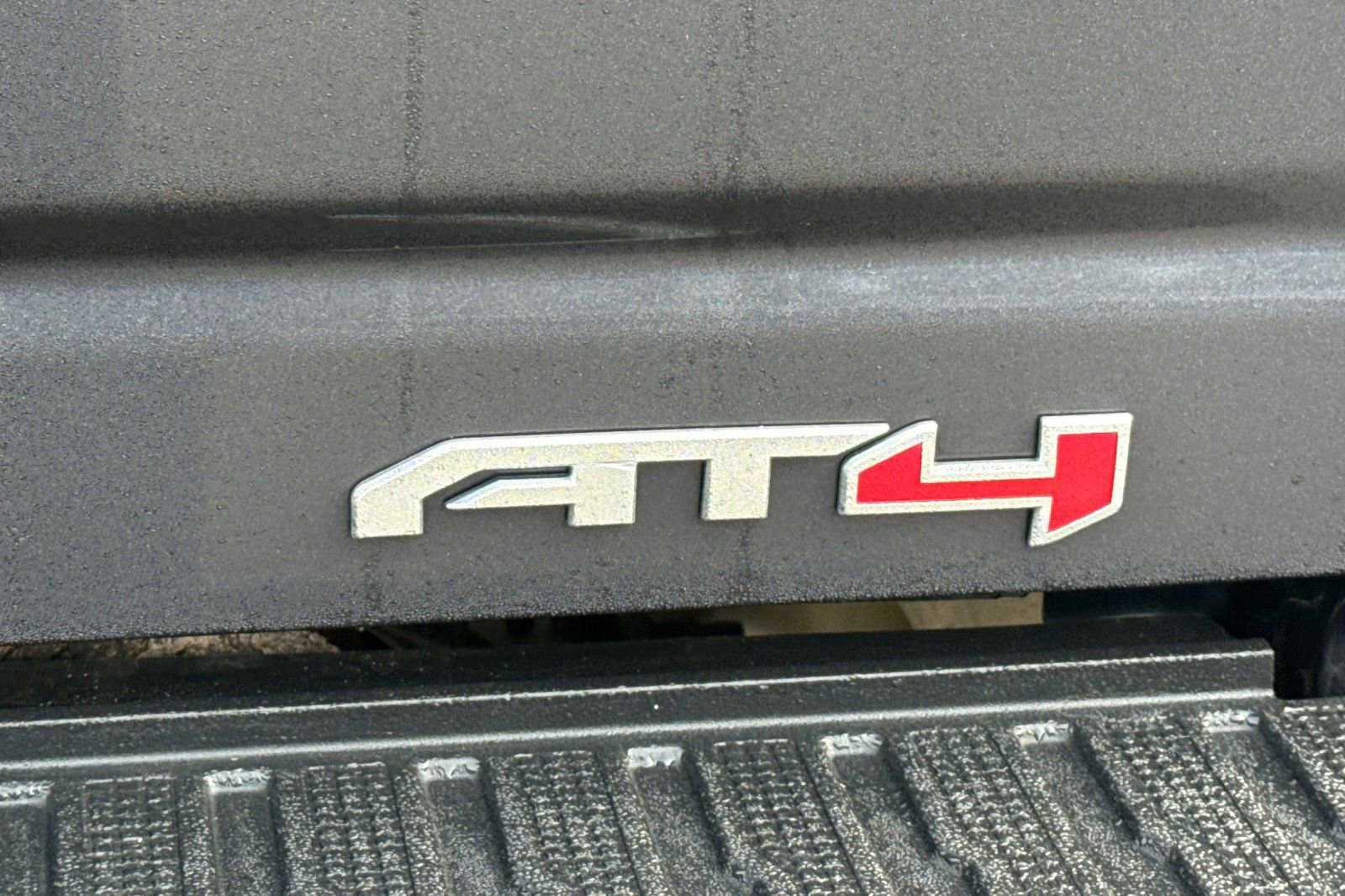 Used 2024 GMC Sierra 2500 AT4 w/ AT4 Preferred Package image 27