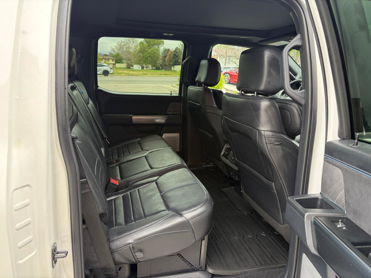 Used 2025 Ford F450 Platinum w/ Camper Package image 6