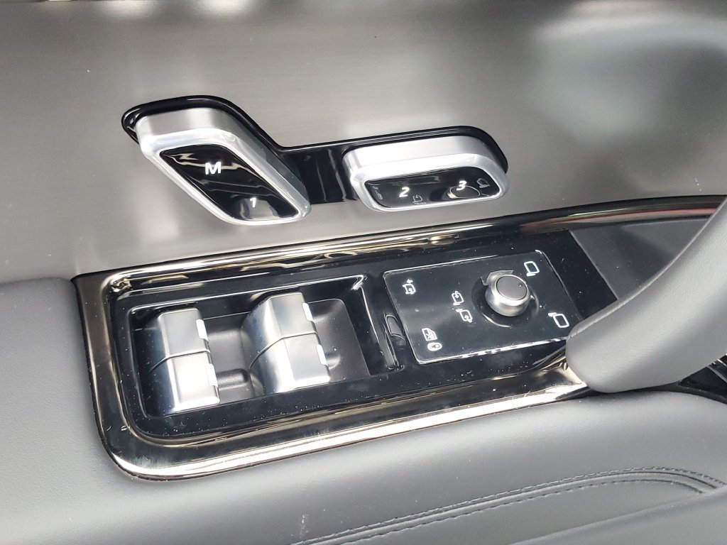 New 2027 Land Rover Range Rover Sport Dynamic SE AWD/4WD image 9