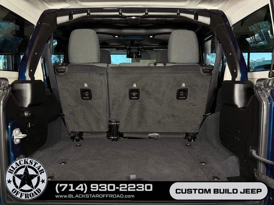 Used 2025 Jeep Wrangler Unlimited Rubicon AWD/4WD image 22