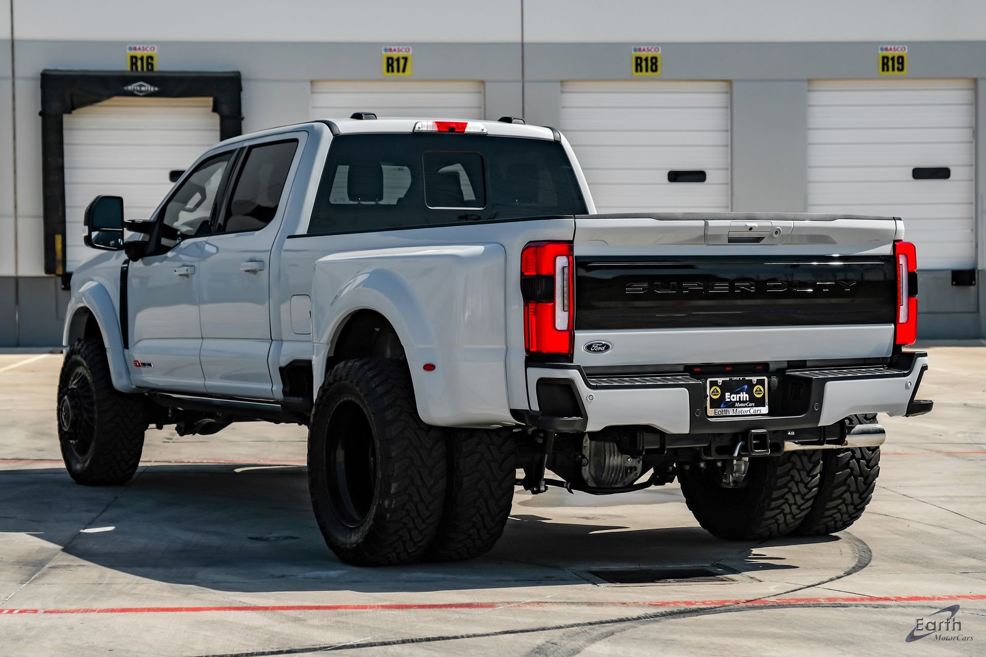 Used 2026 Ford F450 Platinum w/ FX4 Off-Road Package image 12