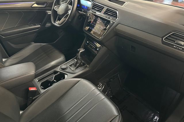 Certified 2024 Volkswagen Tiguan SE R-Line AWD/4WD image 20