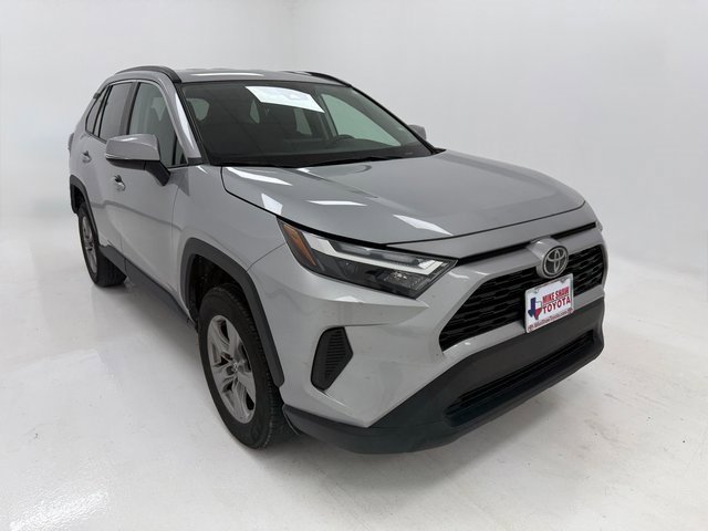 Used 2024 Toyota RAV4 XLE image 2