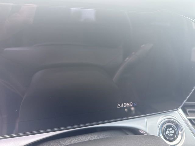 Used 2025 Chevrolet Trax LT w/ LT Convenience Package image 6