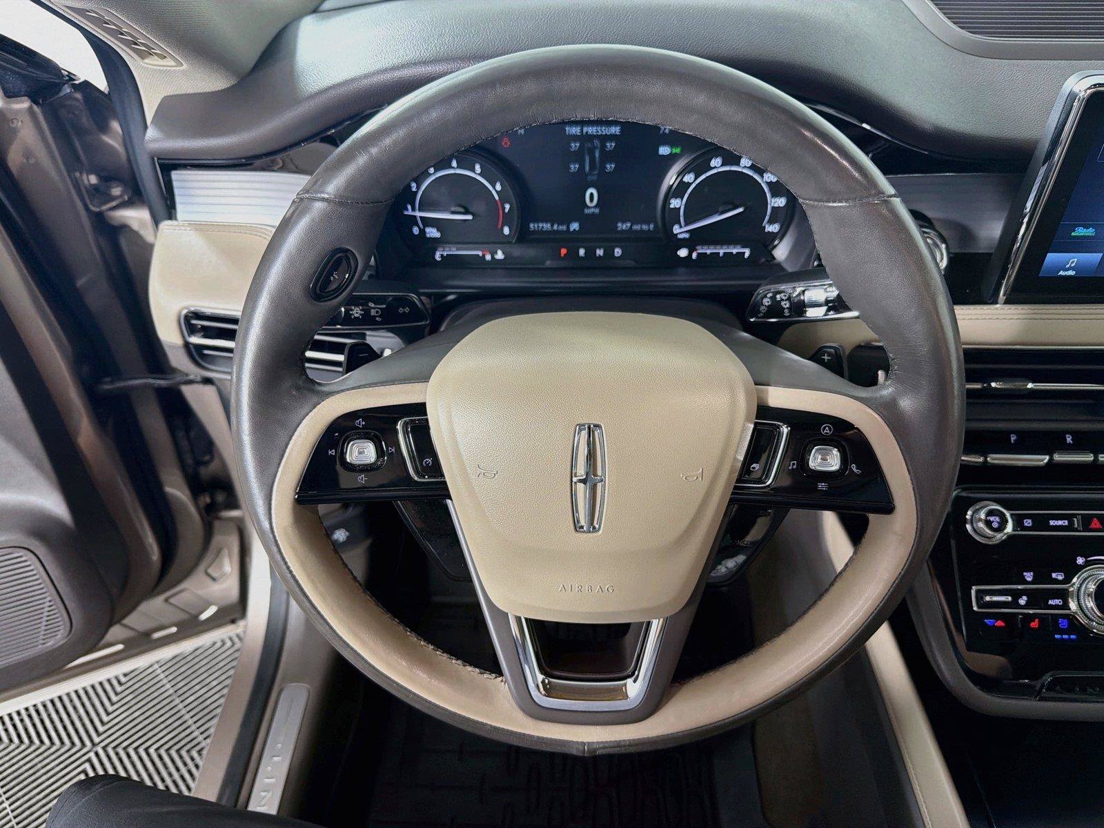 Used 2021 Lincoln Corsair AWD w/ Premium Package image 3