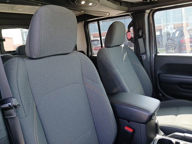 Used 2024 Jeep Gladiator Sport image 16
