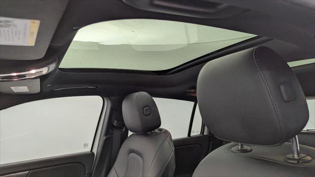 Used 2021 Mercedes-Benz GLA 250 4MATIC w/ Premium Package image 27