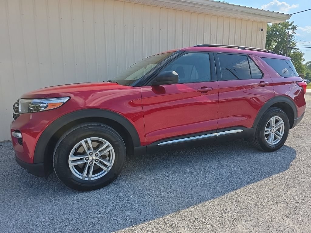 Used 2020 Ford Explorer XLT w/ Equipment Group 202A AWD/4WD image 10