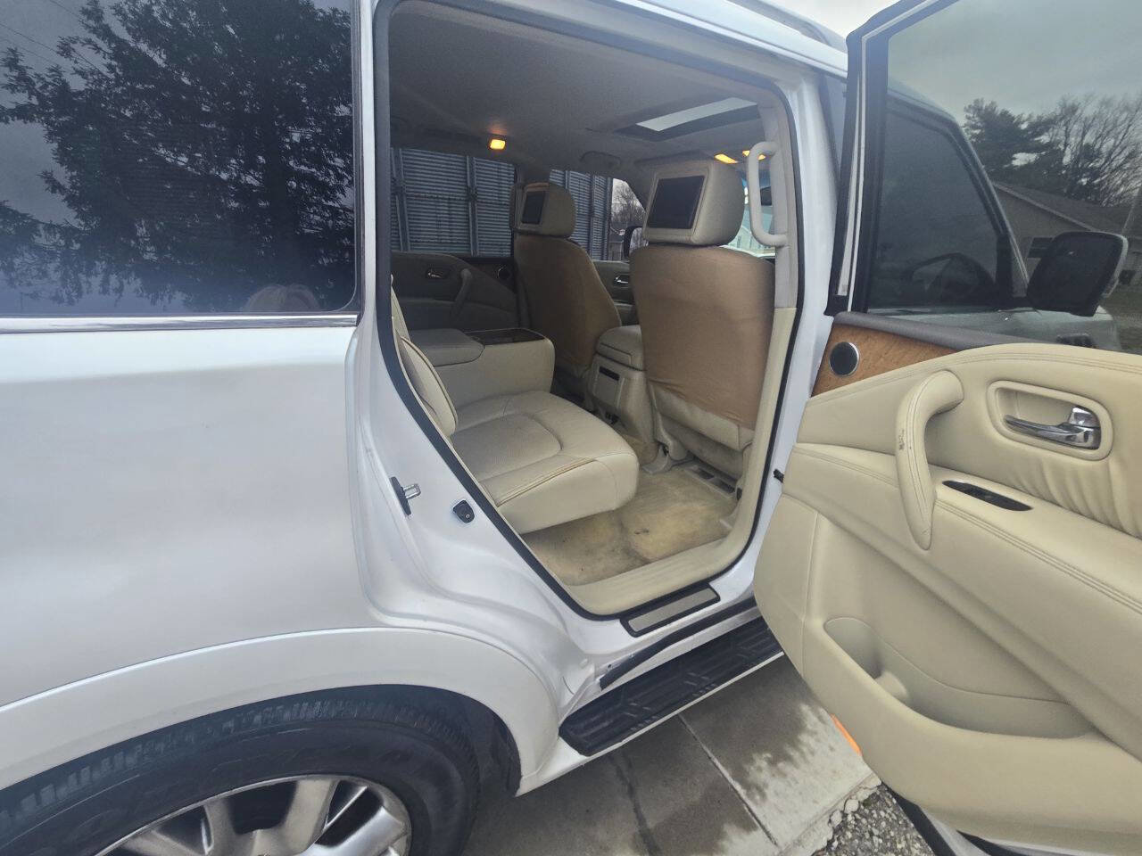 Used 2011 INFINITI QX56 2WD w/ Theater Pkg image 11