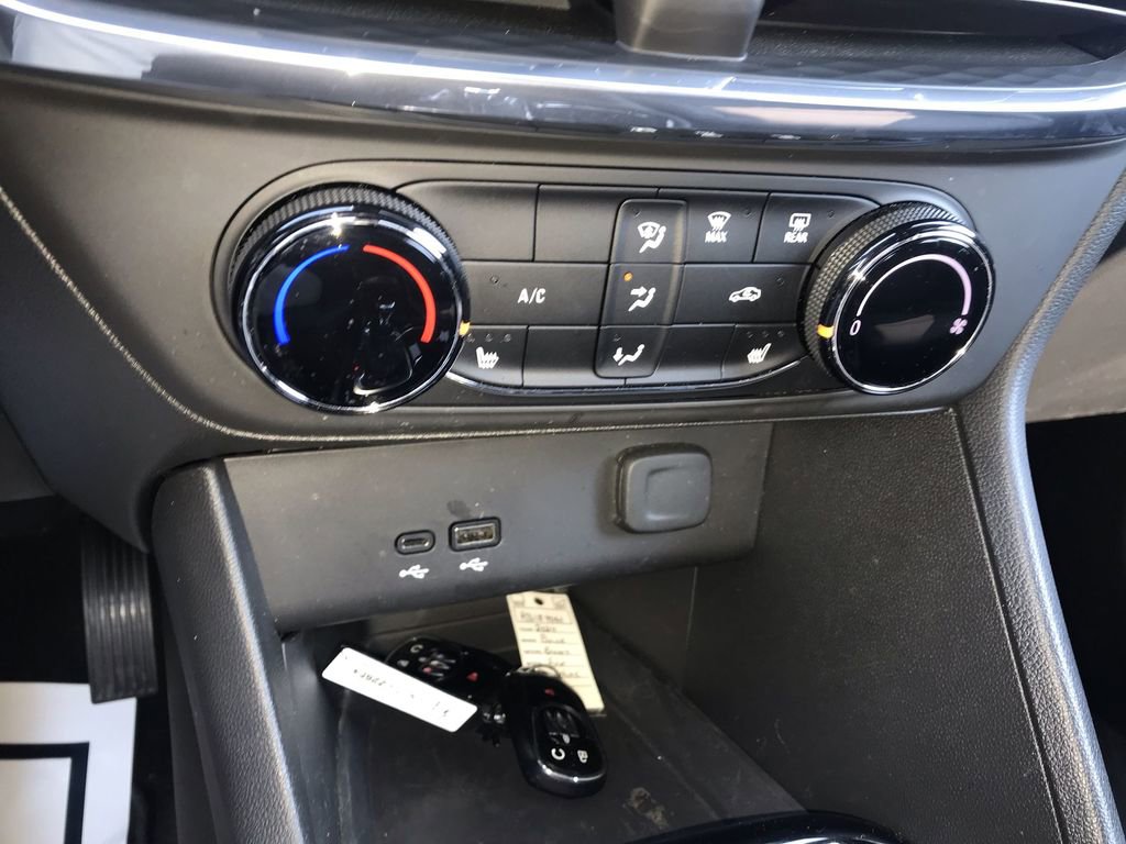 Used 2024 Buick Encore GX Preferred w/ Comfort Package image 18