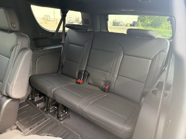 New 2026 Chevrolet Suburban LT w/ Advanced Technology Package AWD/4WD image 28
