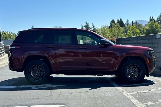 New 2025 Jeep Grand Cherokee Limited 4xe image 3