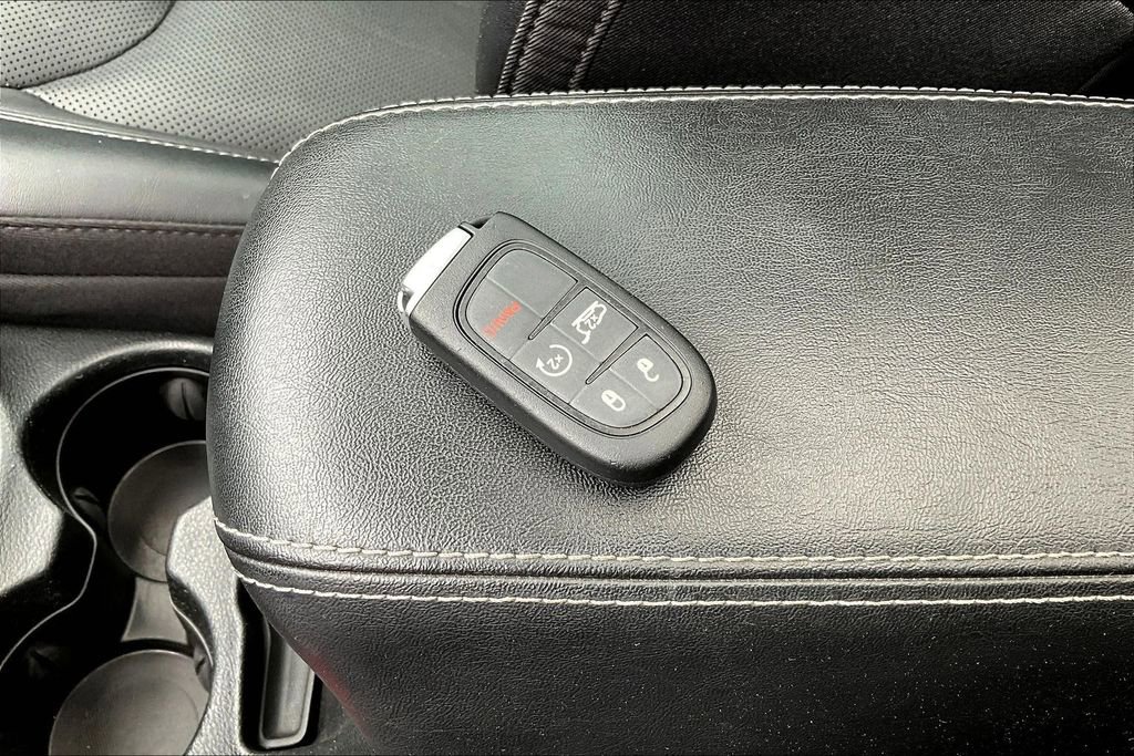 Used 2022 Jeep Cherokee Latitude Lux w/ Sun & Sound Group FWD image 36