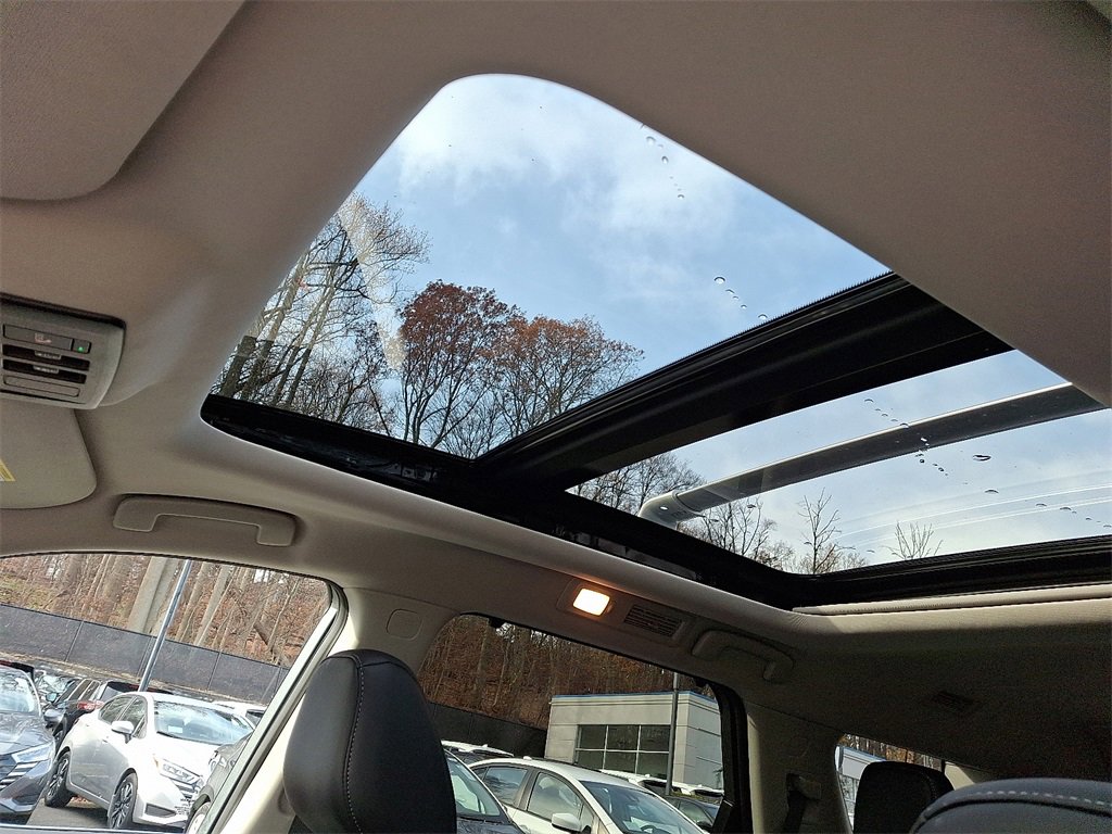 Certified 2025 Nissan Pathfinder SL w/ SL Premium Package image 16