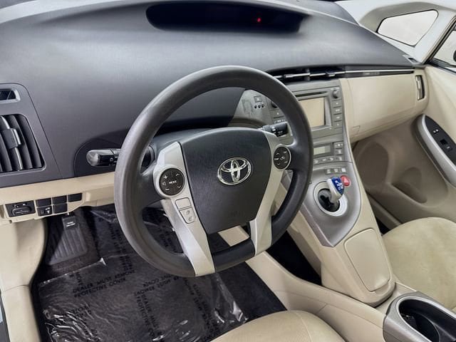 Used 2015 Toyota Prius Two FWD image 9