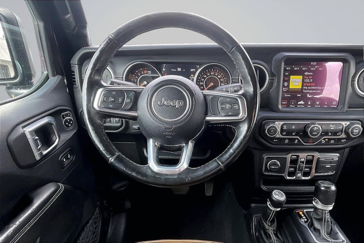 Used 2020 Jeep Gladiator Overland AWD/4WD image 5