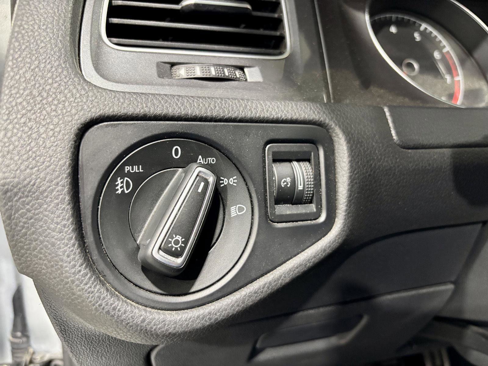 Used 2017 Volkswagen Golf Alltrack SE image 18