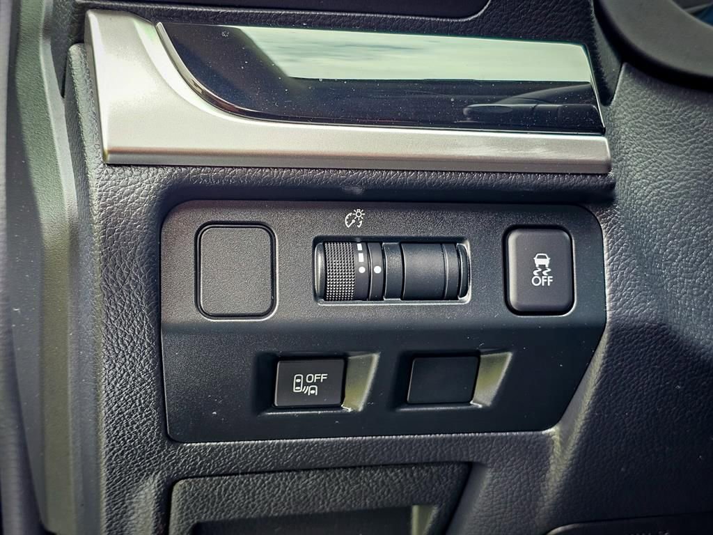 Used 2017 Subaru Crosstrek 2.0i Limited w/ Popular Package #2 image 14