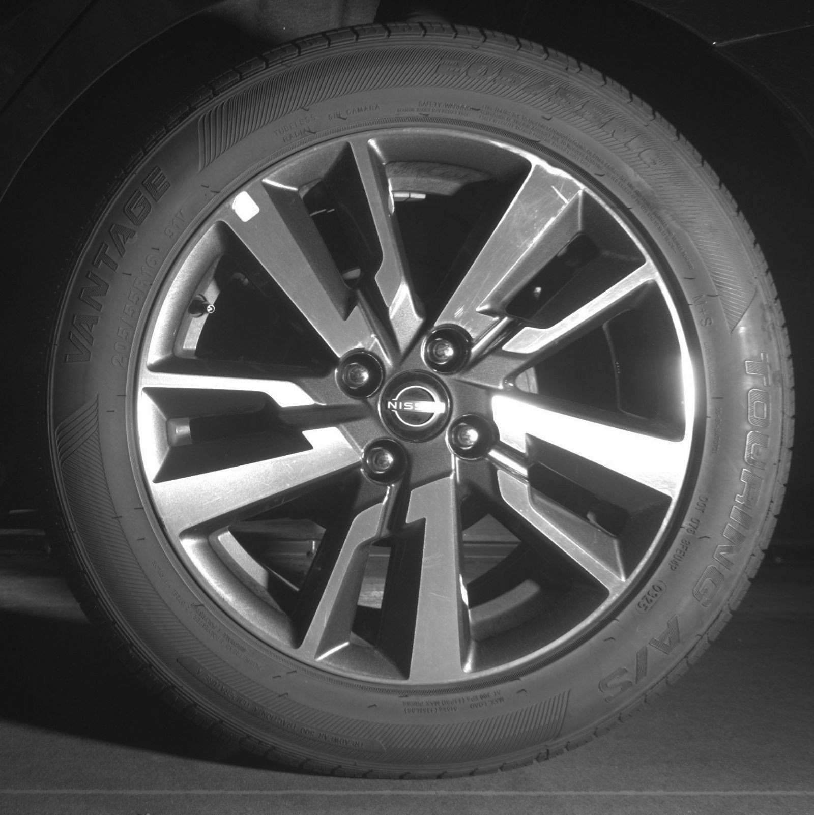 Used 2025 Nissan Versa SV FWD image 17