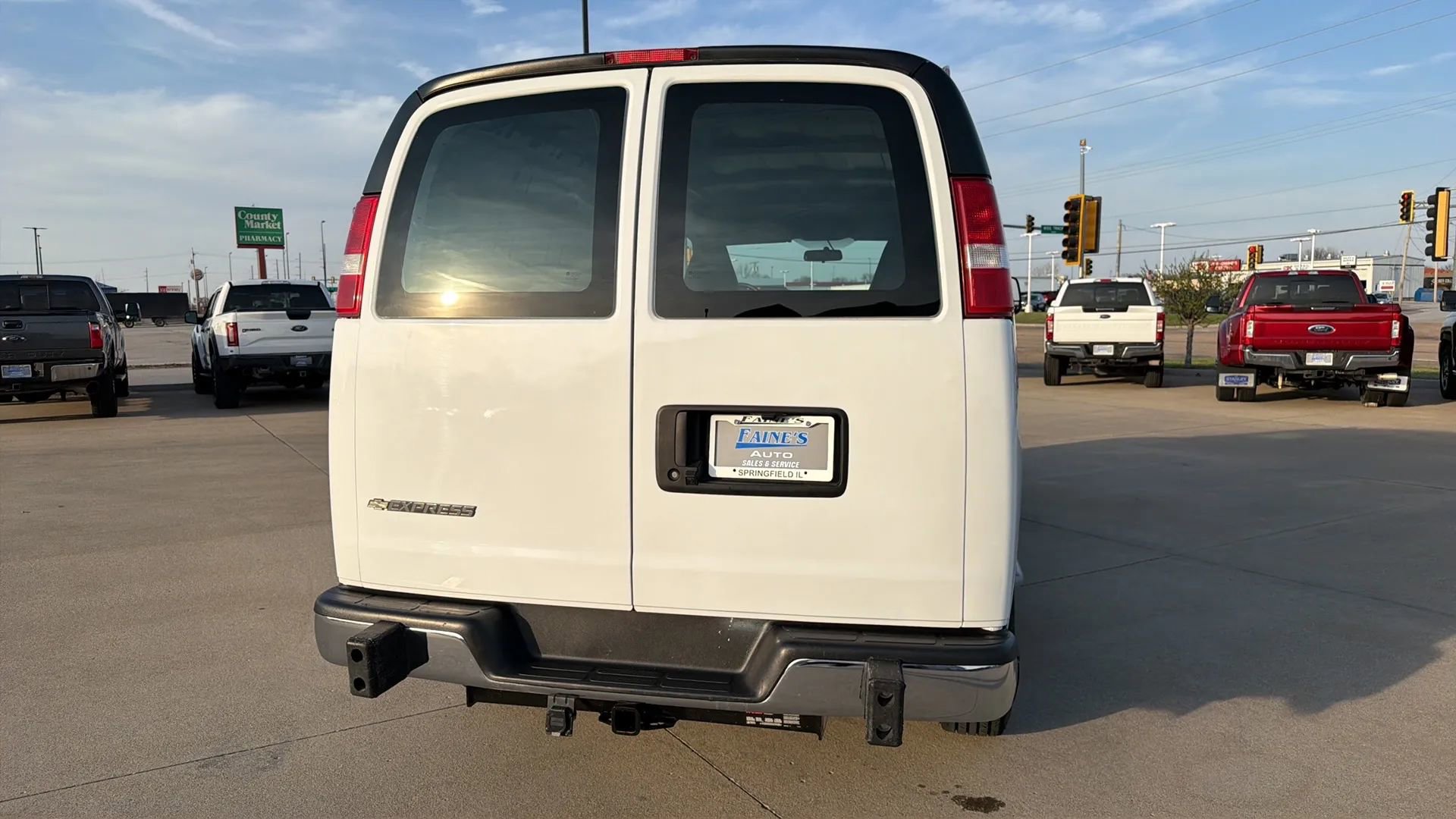 Used 2023 Chevrolet Express 2500 w/ Driver Convenience Package RWD image 19