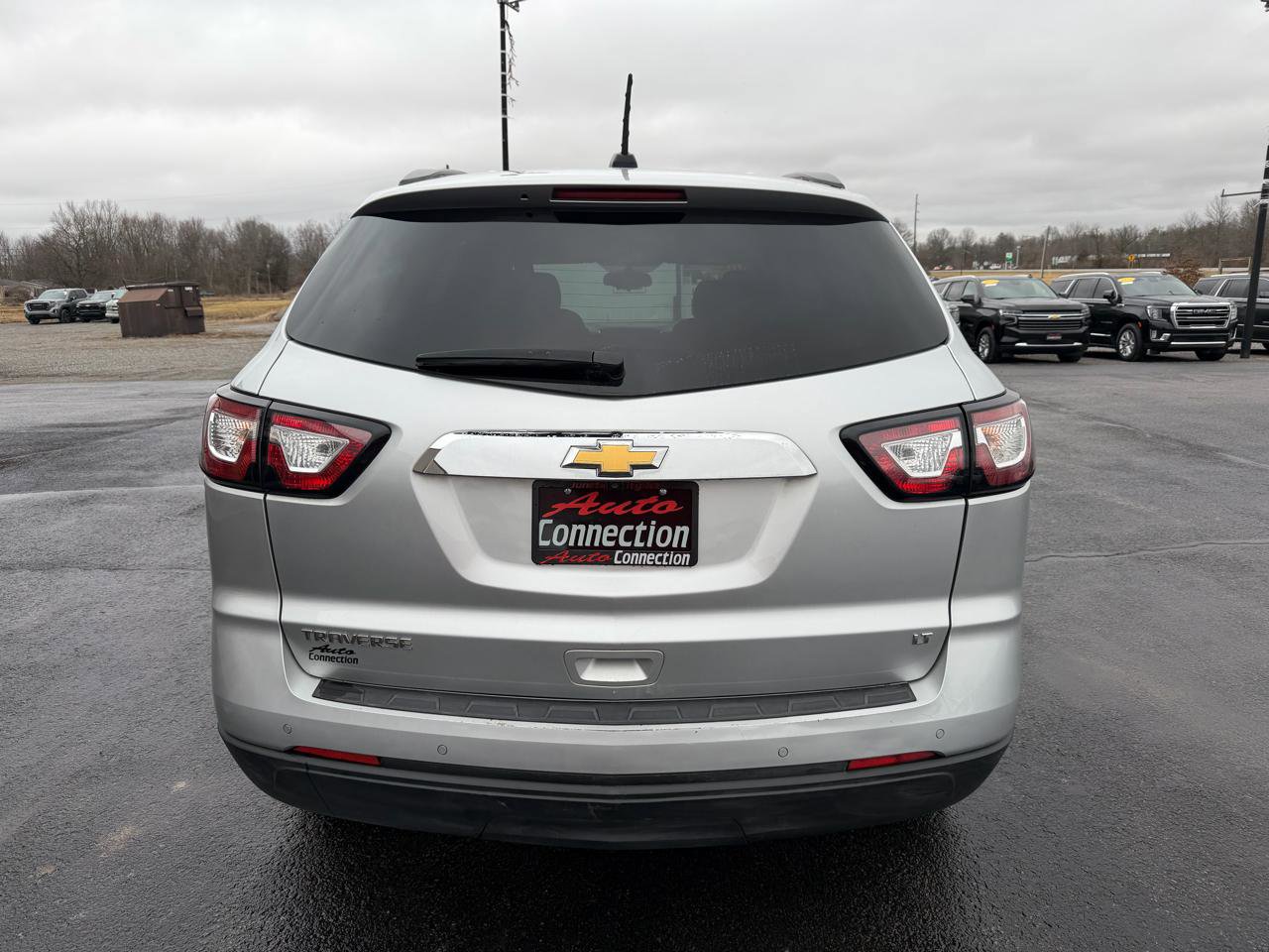 Used 2017 Chevrolet Traverse LT w/ Style and Technology Package image 5