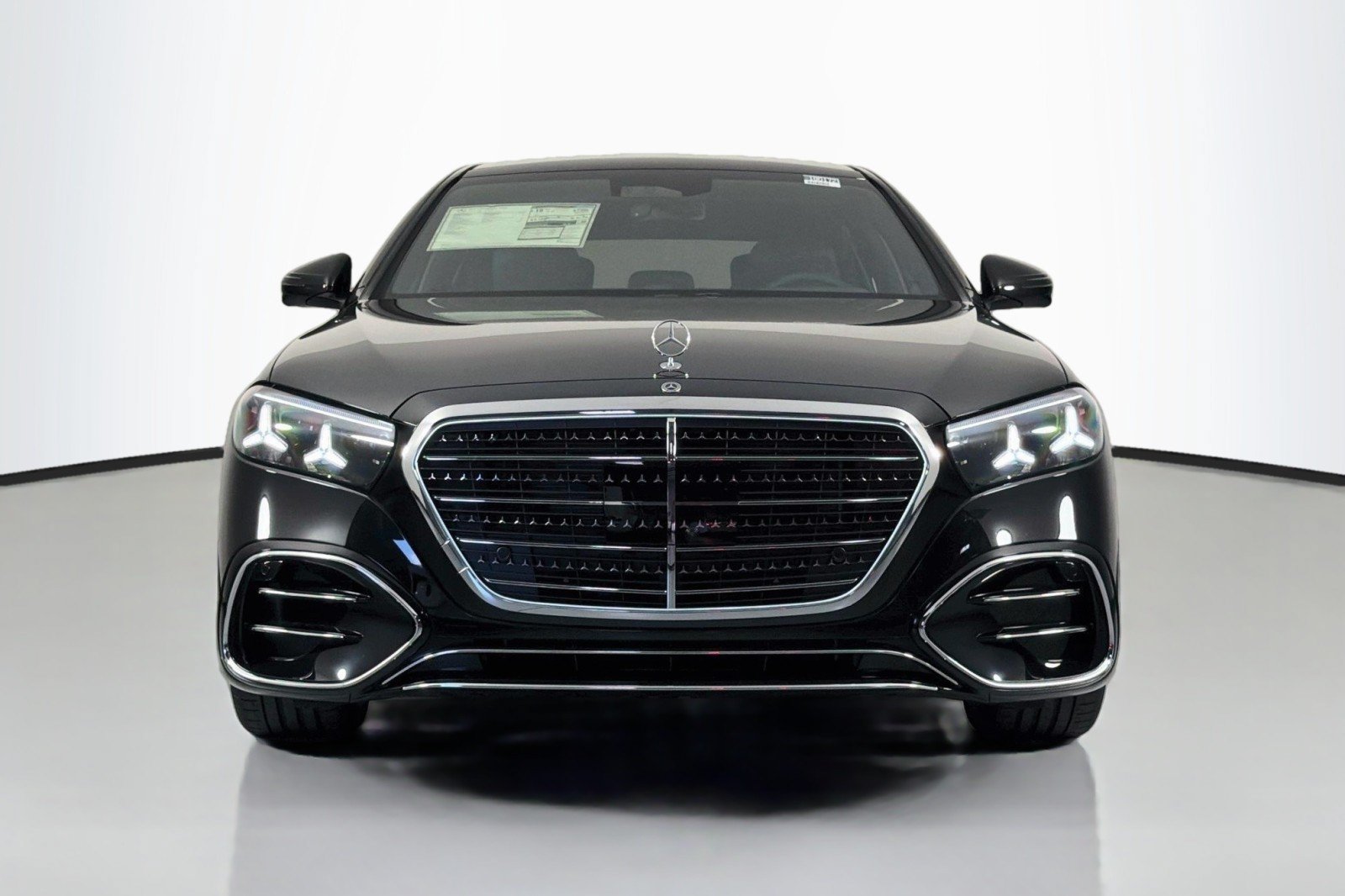 New 2027 Mercedes-Benz S 580 4MATIC Sedan image 2