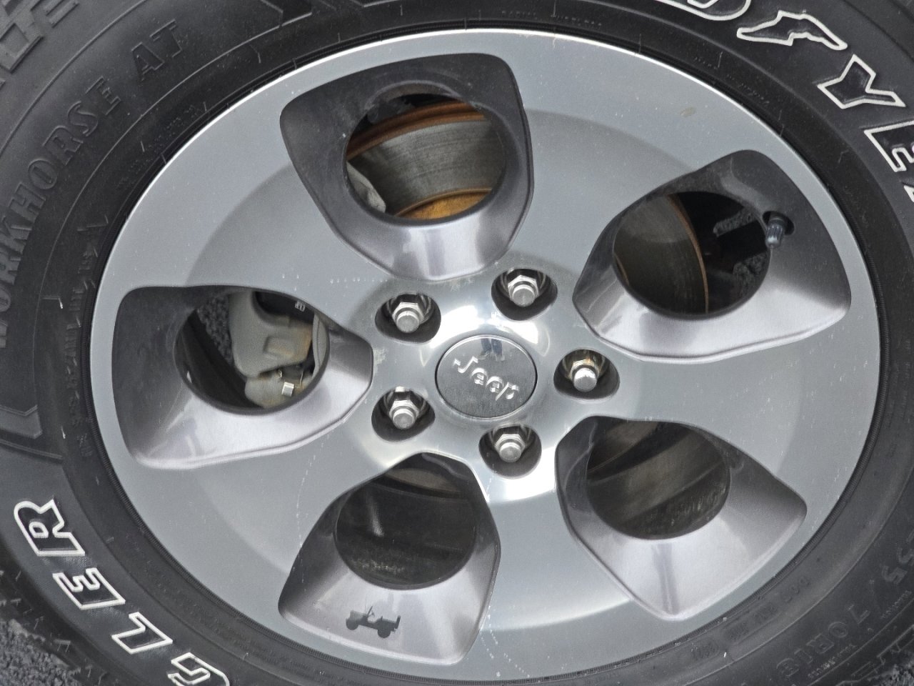 Used 2016 Jeep Wrangler Unlimited Sahara w/ Dual Top Group image 8