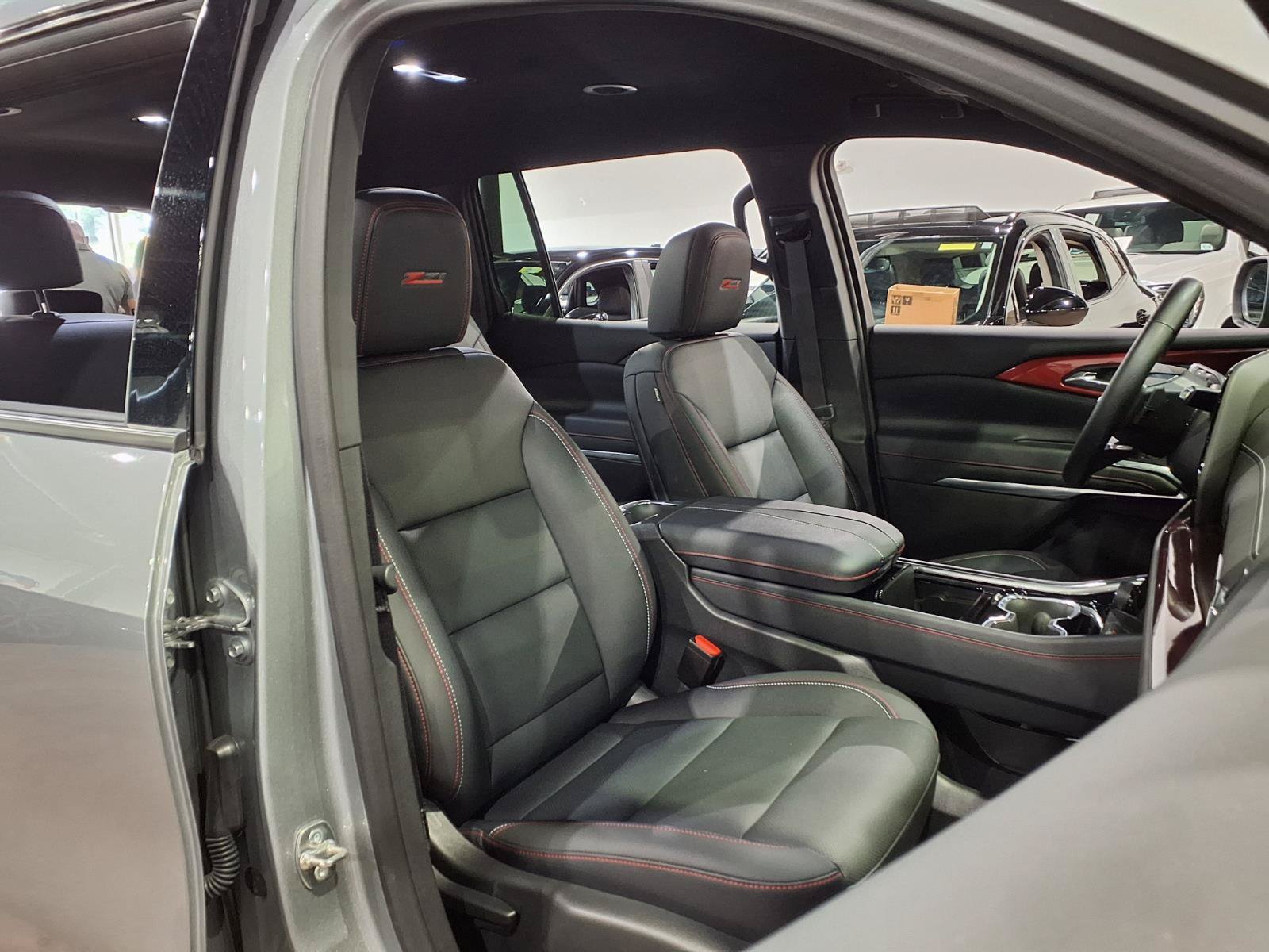 Used 2024 Chevrolet Traverse Z71 AWD/4WD image 21