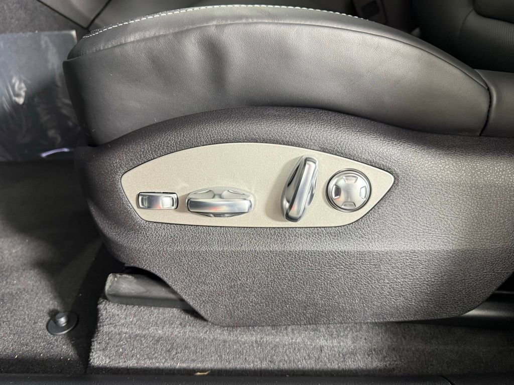 New 2025 Porsche Macan image 27