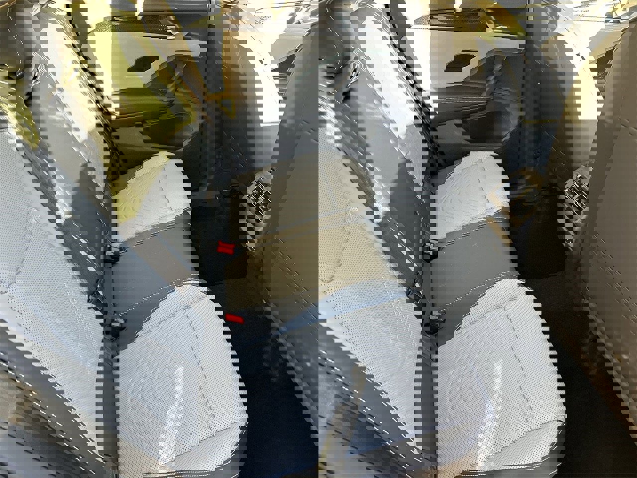 New 2026 Volkswagen Tiguan SE image 9