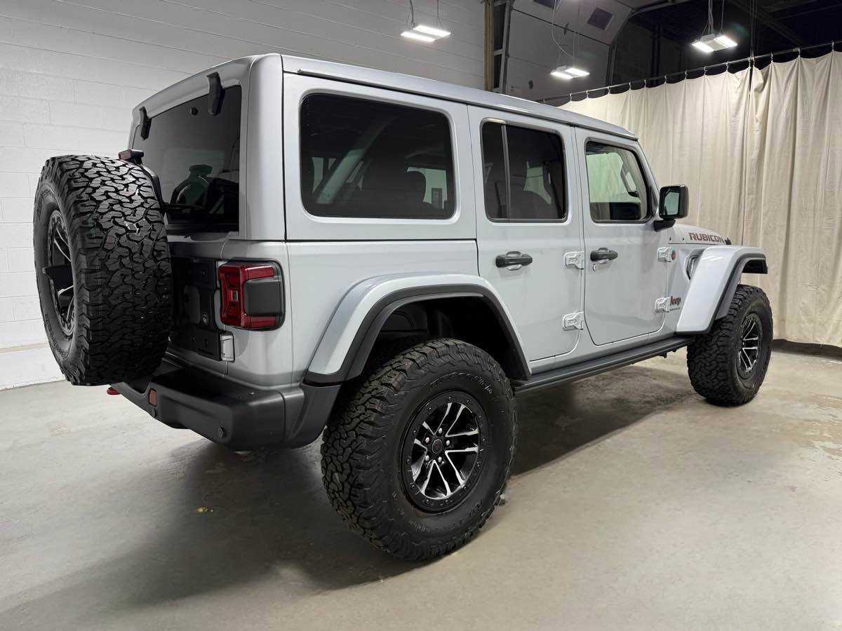 Used 2024 Jeep Wrangler Unlimited Rubicon image 4
