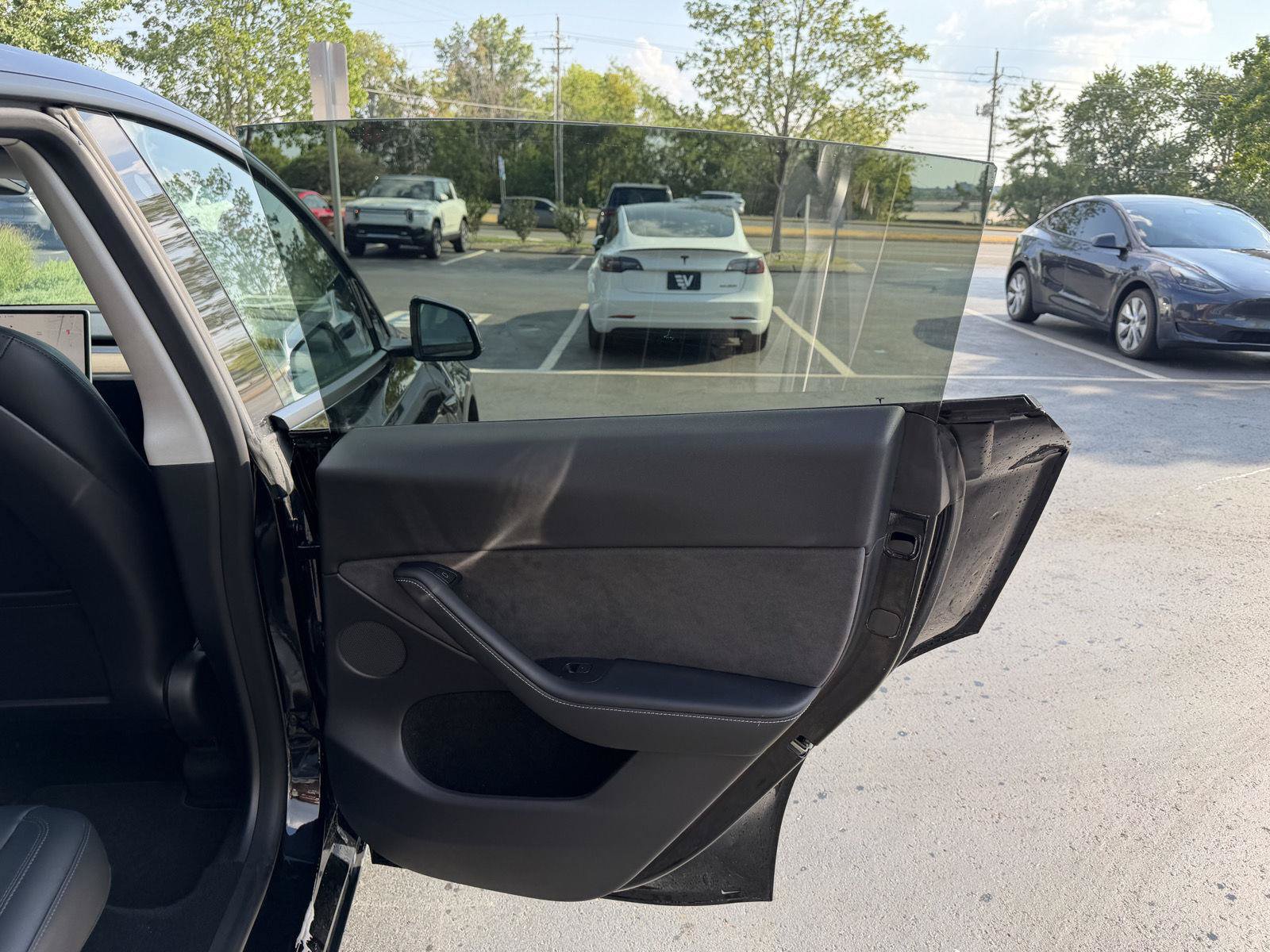 Used 2023 Tesla Model Y Long Range AWD/4WD image 18