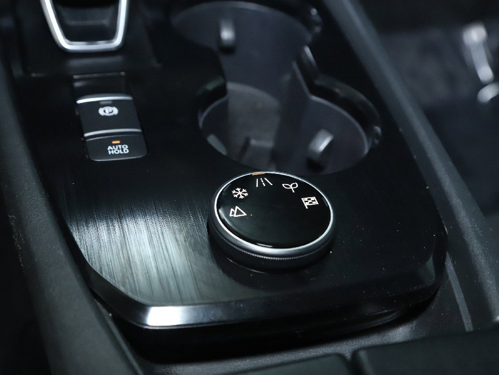 Used 2024 Nissan Rogue S image 28