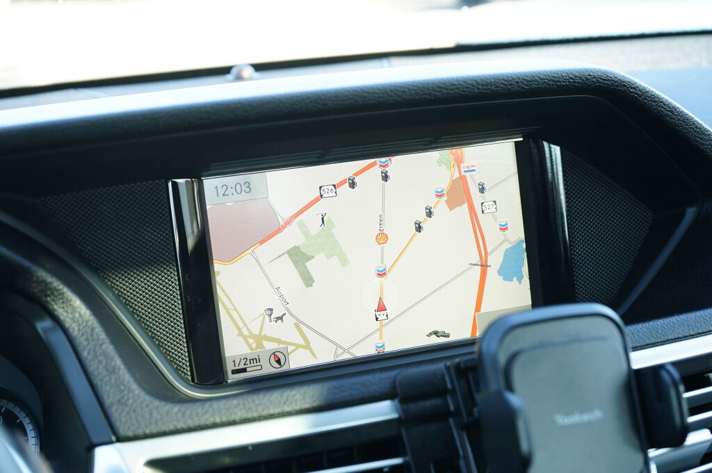 Used 2013 Mercedes-Benz E 350 Sedan image 18