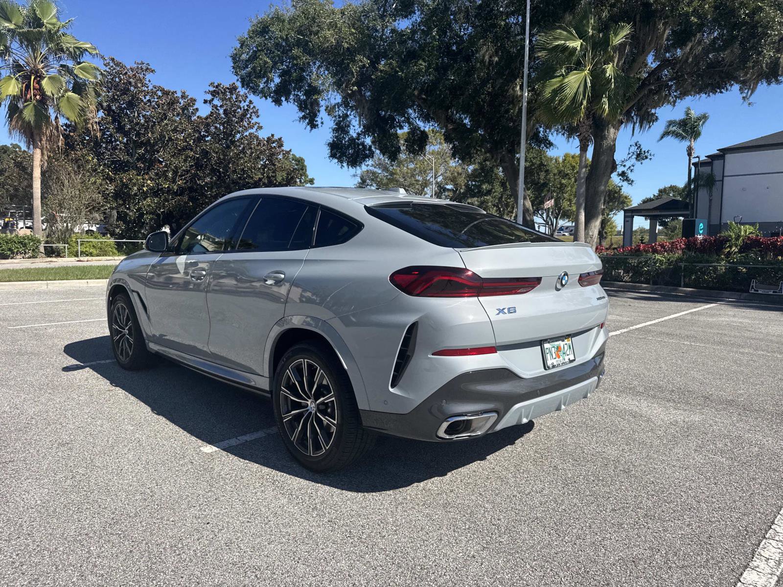 Certified 2025 BMW X6 xDrive40i image 6