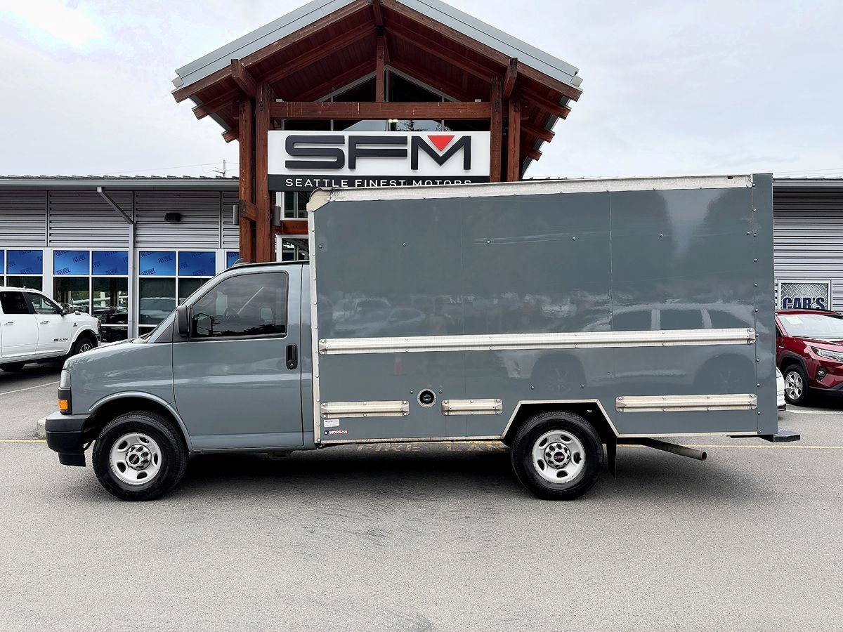 Used 2019 GMC Savana 3500 w/ Driver Convenience Package RWD image 18