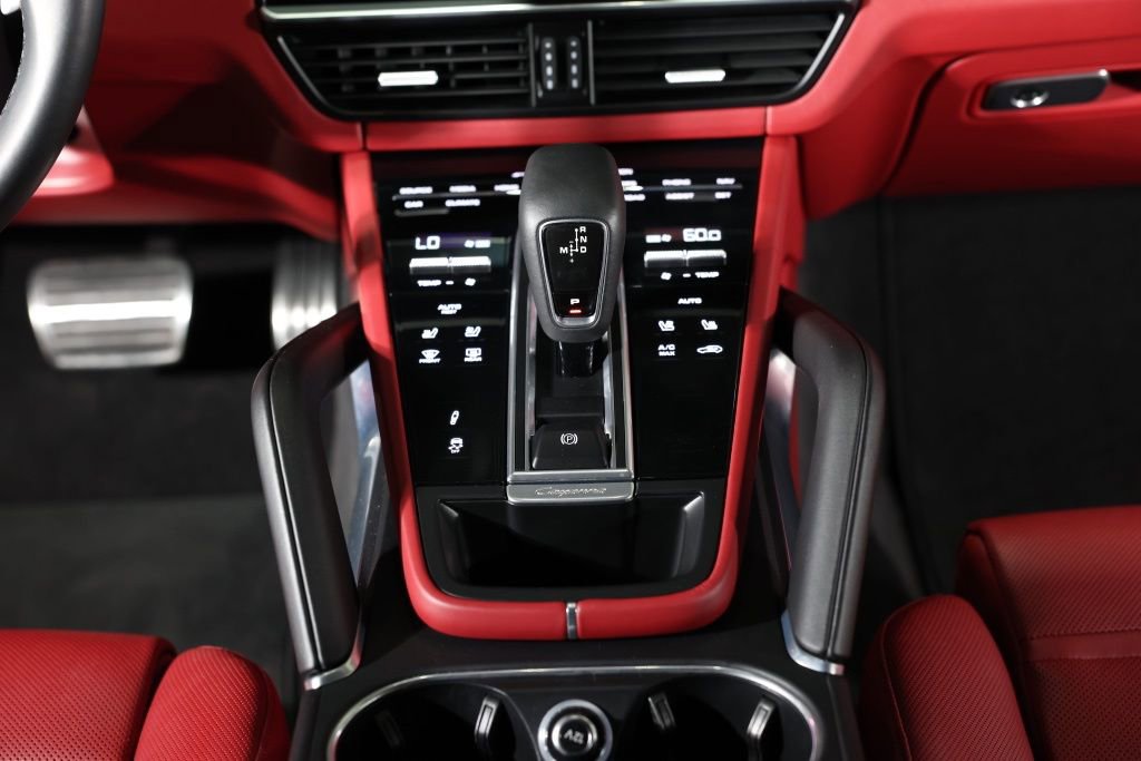 Used 2022 Porsche Cayenne Turbo image 43