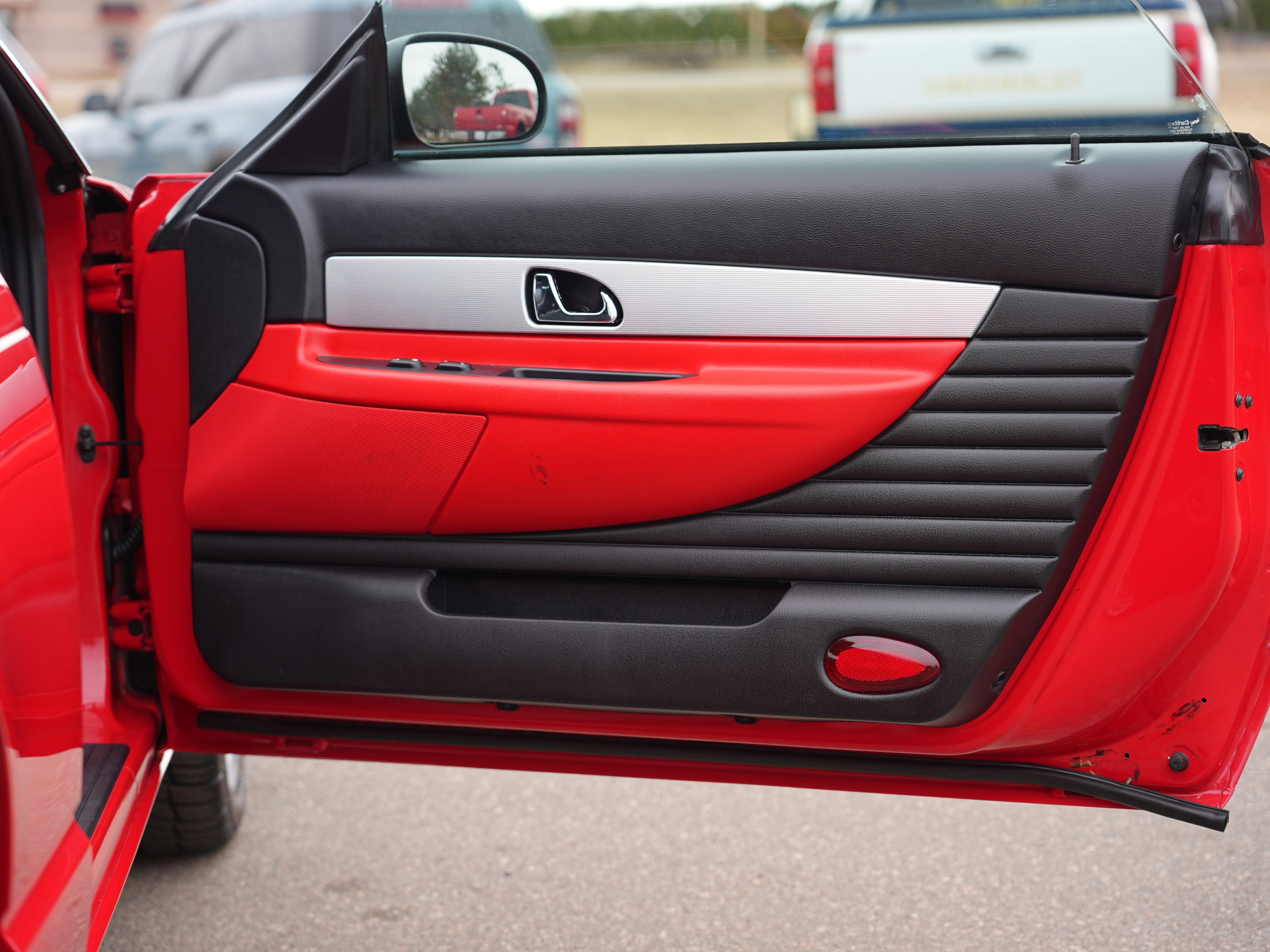 Used 2004 Ford Thunderbird Deluxe image 16