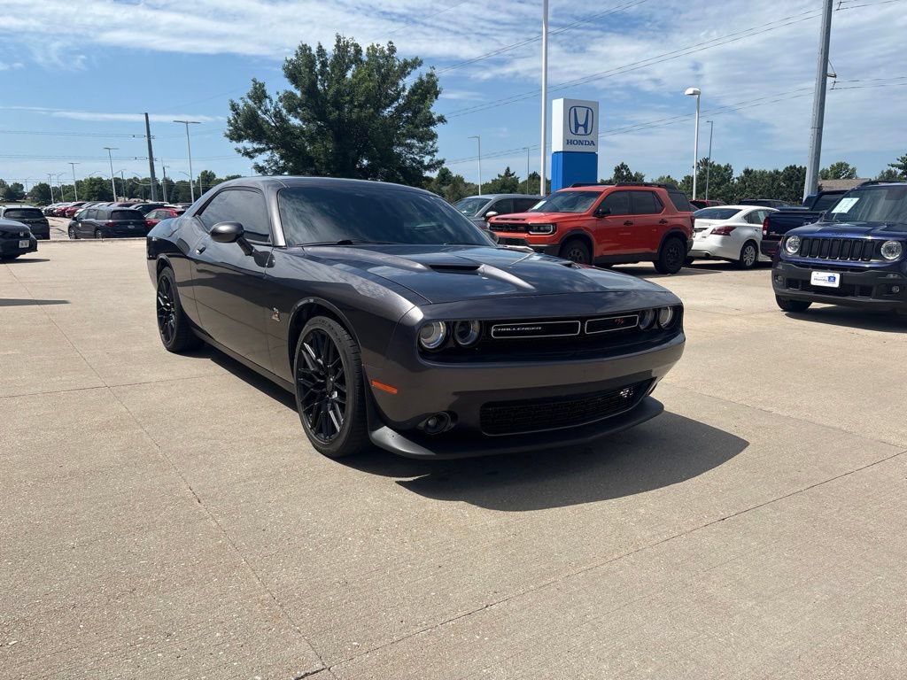 Used 2015 Dodge Challenger R/T Scat Pack w/ Leather Interior Group RWD image 3