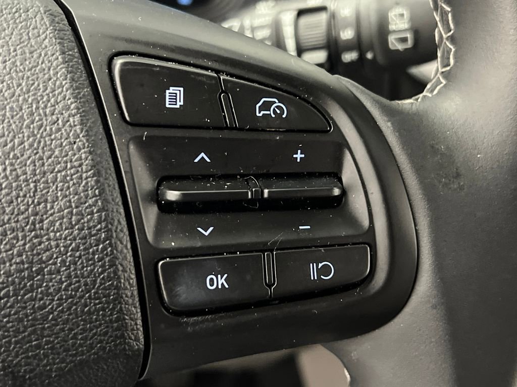 Used 2025 Hyundai Venue SEL image 37