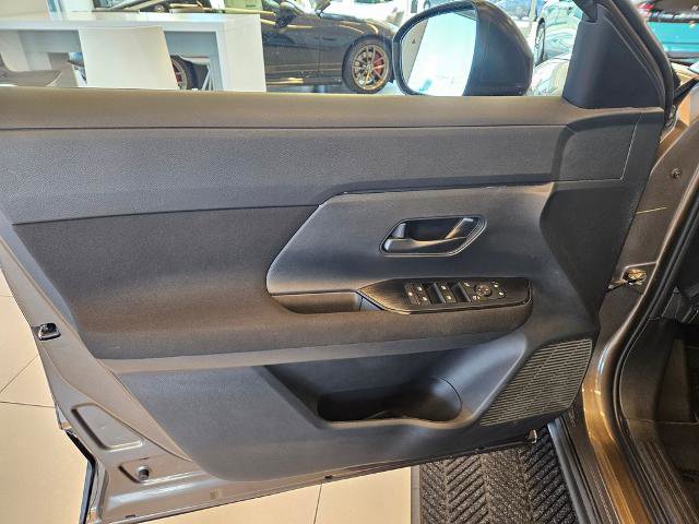 Certified 2025 Nissan Kicks S image 13