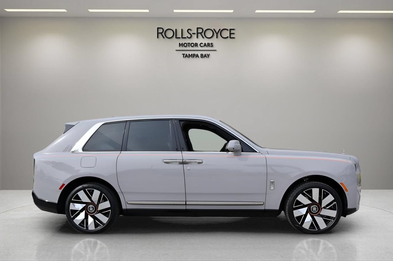 New 2026 Rolls-Royce Cullinan AWD/4WD image 9