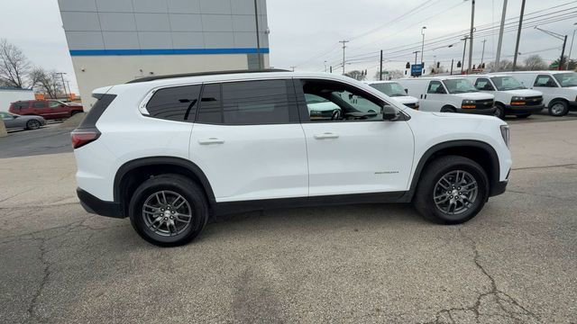 Used 2025 GMC Acadia Elevation image 9
