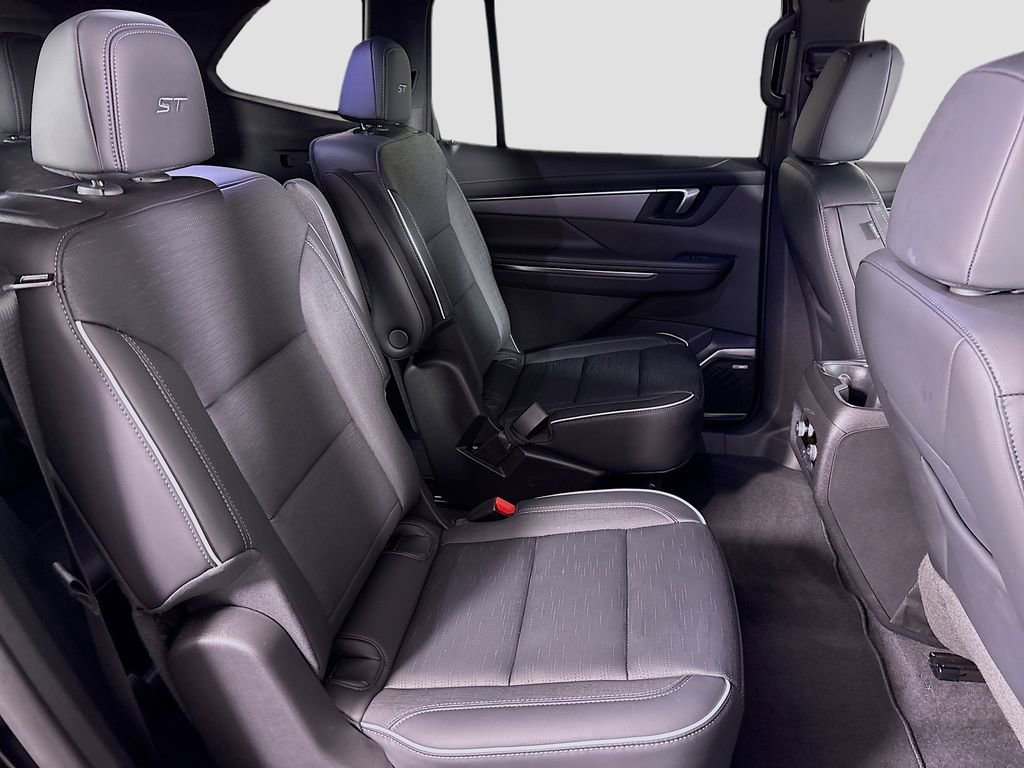 Used 2025 Buick Enclave Sport Touring w/ Trailering Package, 5000 lbs. image 31