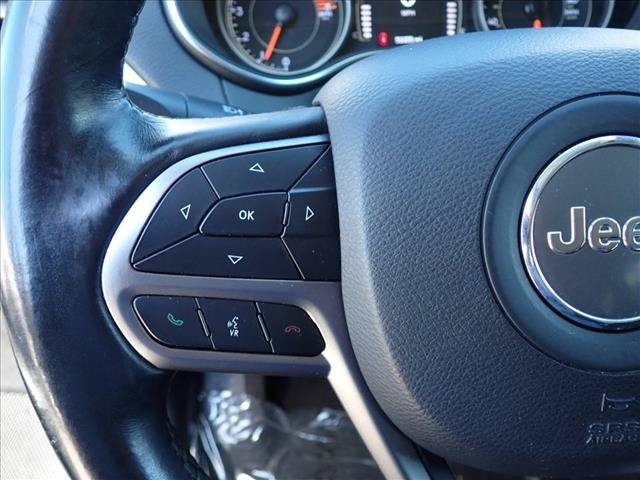 Used 2019 Jeep Cherokee Latitude Plus w/ Comfort/Convenience Group AWD/4WD image 15