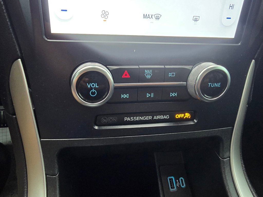 Used 2024 Ford Edge SE w/ Black Appearance Package image 29