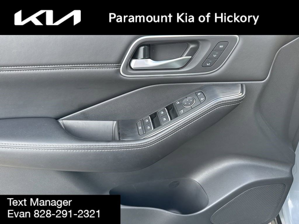 Used 2021 Nissan Rogue SL w/ Premium Package image 18